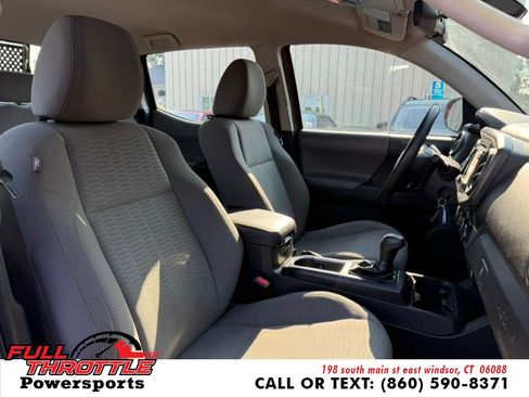 Used 2018 Toyota Tacoma SR AWD/4WD image 12