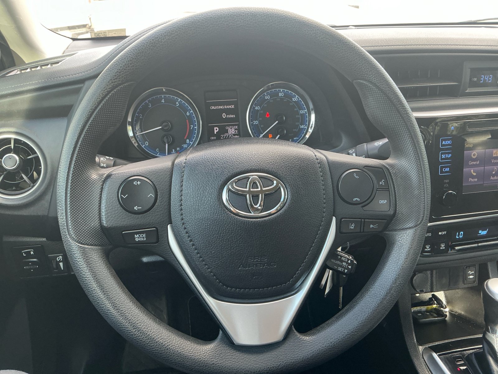 Used 2019 Toyota Corolla LE w/ Carpet Mat Package (TMS) FWD image 9
