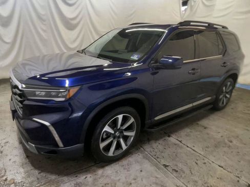 Used 2025 Honda Pilot Touring image 4