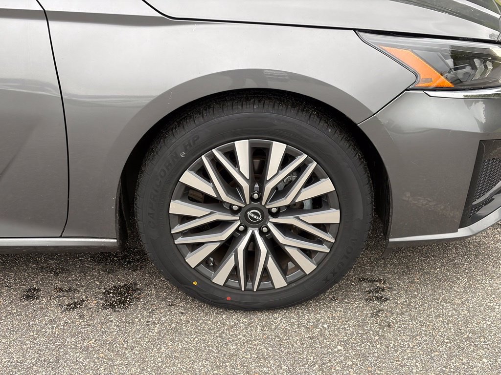 Certified 2024 Nissan Altima 2.5 SV FWD image 8
