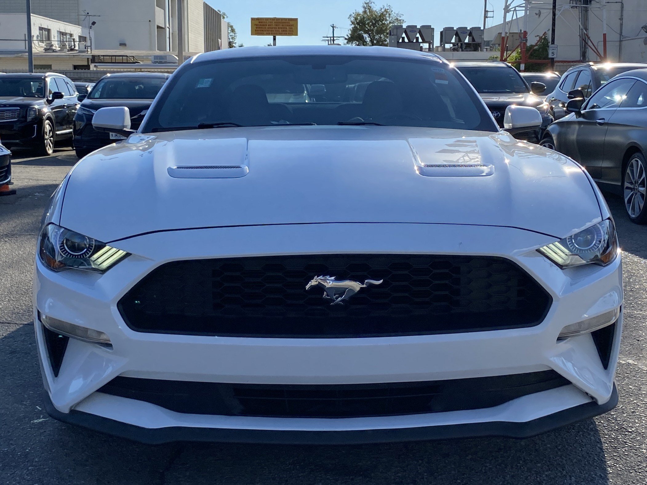 Used 2018 Ford Mustang Coupe RWD image 3