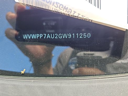 Used 2016 Volkswagen e-Golf SEL Premium image 17