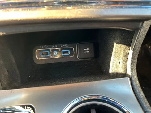 Used 2021 Jeep Grand Cherokee Laredo RWD image 38