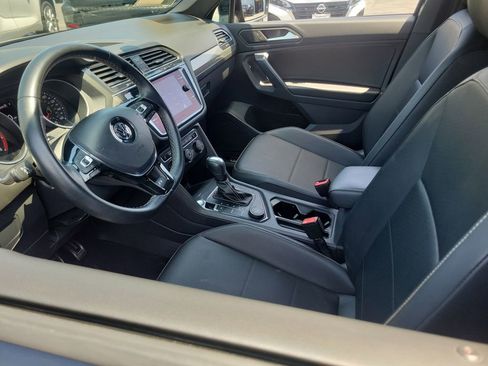 Used 2021 Volkswagen Tiguan SE R-Line AWD/4WD image 3