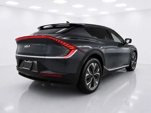 Used 2024 Kia EV6 Light AWD/4WD image 7