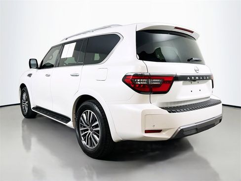 Used 2024 Nissan Armada SL w/ Captain's Chairs Package image 5