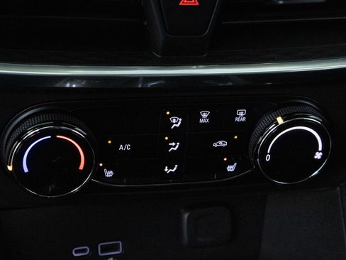 Used 2024 Buick Encore GX Preferred w/ Comfort Package FWD image 14