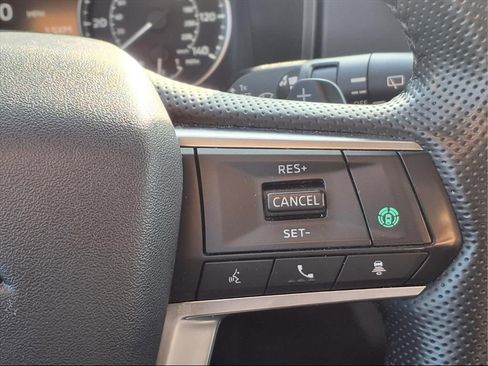 Used 2024 Mitsubishi Outlander SE image 13