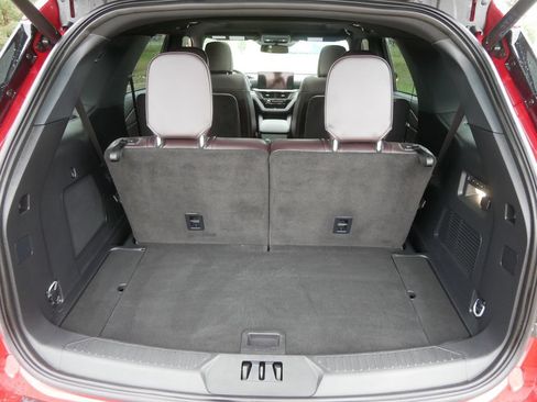 Certified 2025 Ford Explorer Platinum w/ Ultimate Package AWD/4WD image 11