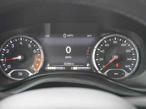 Used 2022 Jeep Renegade Latitude AWD/4WD image 18