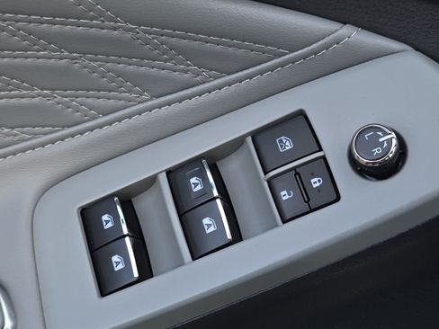 Used 2022 Toyota Avalon Limited w/ Advanced Safety Package FWD image 13