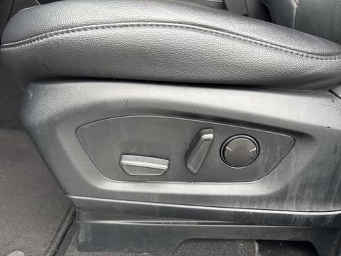Certified 2023 Ford Explorer Limited AWD/4WD image 17