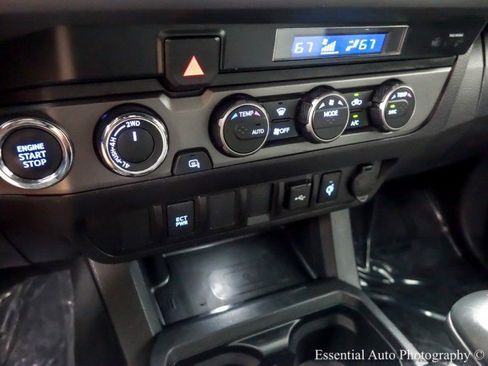 Used 2022 Toyota Tacoma TRD Sport w/ Black Out Package (TMS) AWD/4WD image 19