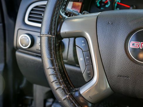 Used 2011 GMC Yukon XL SLT AWD/4WD image 16
