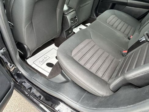 Used 2020 Ford Fusion SE FWD image 9