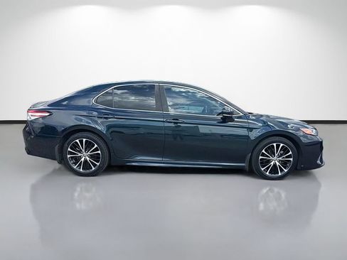 Used 2020 Toyota Camry SE w/ Convenience Package FWD image 2