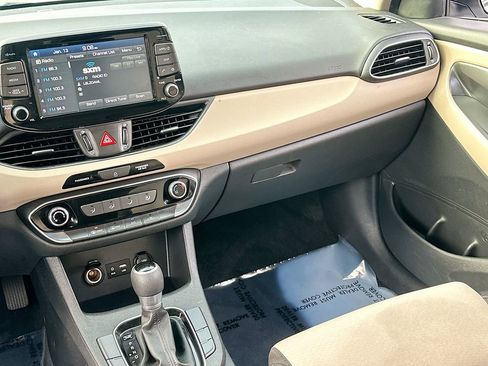 Used 2018 Hyundai Elantra GT image 21