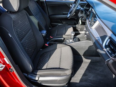 Used 2019 Kia Rio S image 7