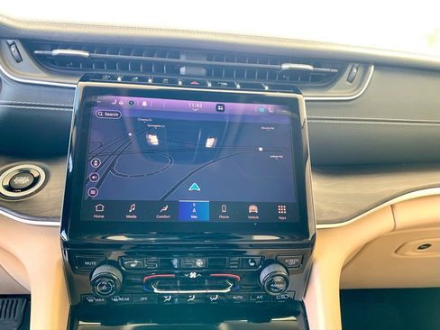 Used 2021 Jeep Grand Cherokee L Limited image 18