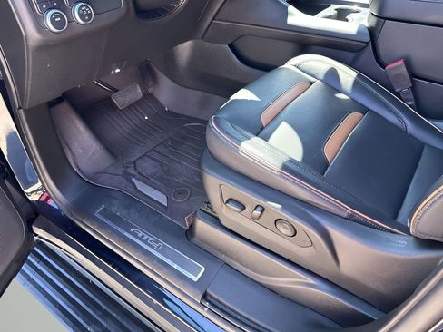 Used 2023 GMC Yukon AT4 w/ AT4 Premium Package image 29