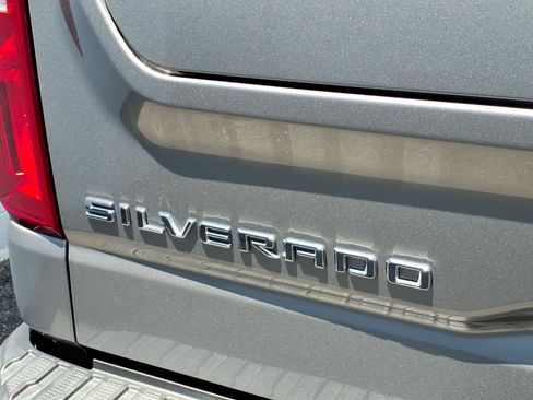 Used 2024 Chevrolet Silverado 1500 ZR2 w/ Technology Package AWD/4WD image 18