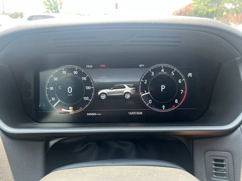 Used 2020 Land Rover Discovery Landmark AWD/4WD image 23