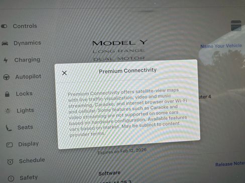 Used 2024 Tesla Model Y Long Range AWD/4WD image 18