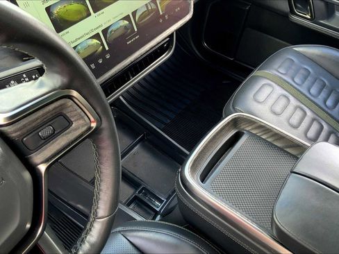 Used 2022 Rivian R1T Adventure image 15