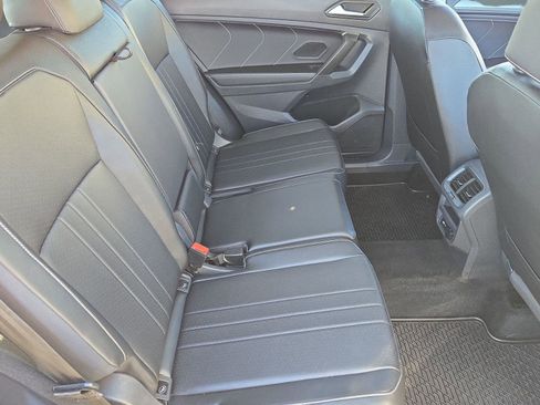 Used 2022 Volkswagen Tiguan SE image 28