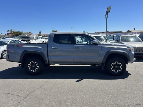 Used 2020 Toyota Tacoma TRD Off-Road AWD/4WD image 2