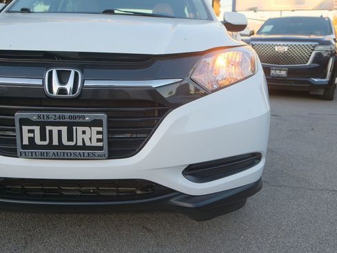 Used 2017 Honda HR-V LX image 40