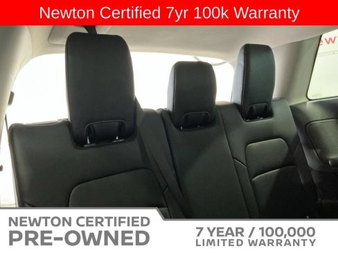Used 2025 Nissan Pathfinder SL FWD image 21