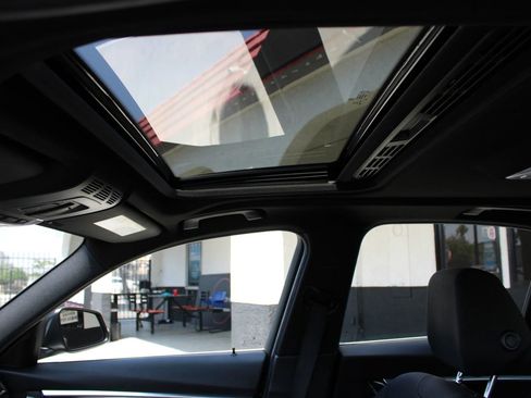 Used 2017 BMW 330i Sedan RWD image 23