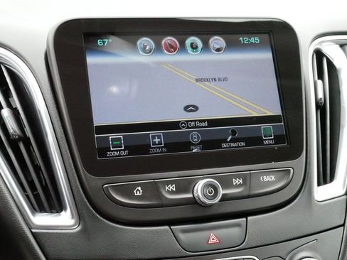 Used 2017 Chevrolet Malibu LT w/ Leather Package FWD image 22