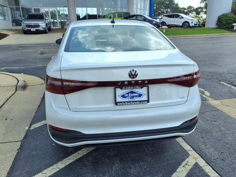 New 2025 Volkswagen Jetta SE image 6