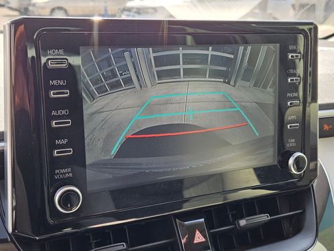 Used 2020 Toyota Corolla LE w/ Carpet Mat Package (TMS) FWD image 23