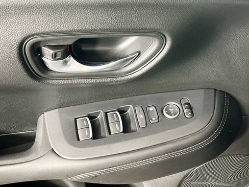 Used 2023 Honda HR-V EX-L image 18