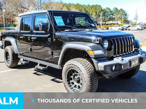 Used 2022 Jeep Gladiator Sport image 3