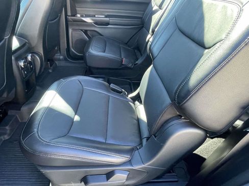 Used 2020 Ford Explorer Limited image 28