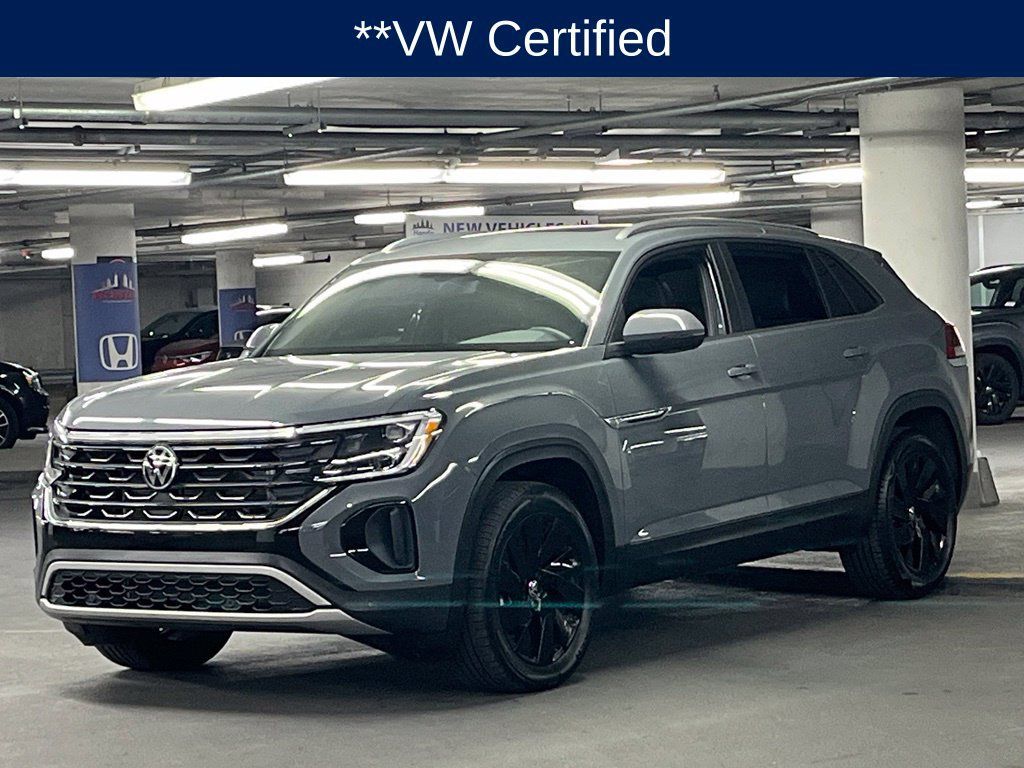 Used 2026 Volkswagen Atlas Cross Sport SE w/ Panoramic Sunroof Package AWD/4WD image 3