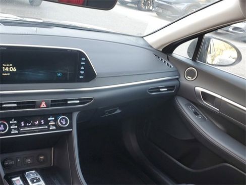 Used 2022 Hyundai Sonata Limited image 13