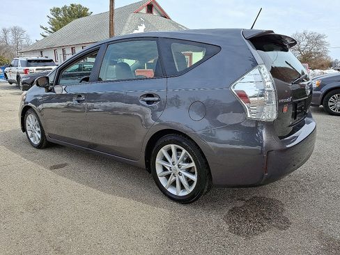 Used 2014 Toyota Prius V Five image 3