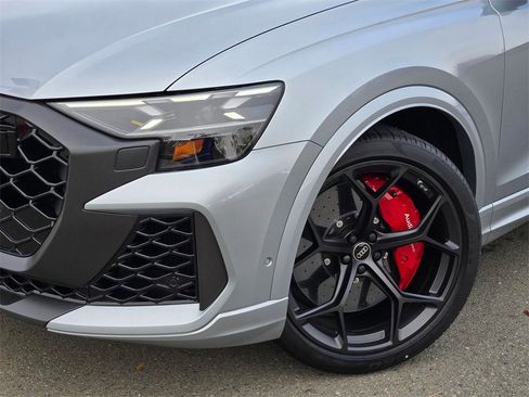 New 2025 Audi RS Q8 performance image 2