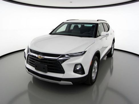 Used 2022 Chevrolet Blazer LT image 2