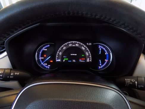 Used 2019 Toyota RAV4 Limited w/ Limited Grade Weather Package AWD/4WD image 17