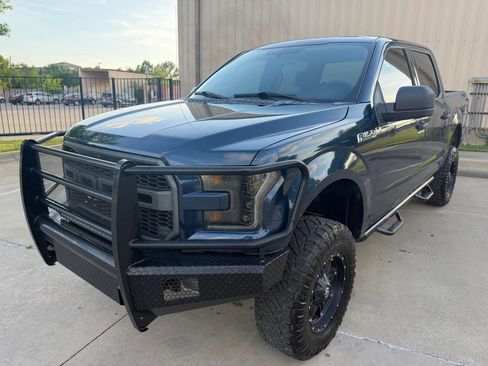 Used 2015 Ford F150 XLT image 2