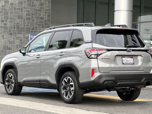 Certified 2025 Subaru Forester Premium image 6
