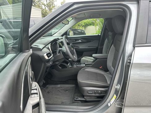 Certified 2023 Chevrolet TrailBlazer LT w/ Convenience Package FWD image 2