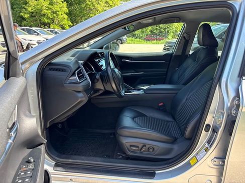 Used 2020 Toyota Camry SE FWD image 27
