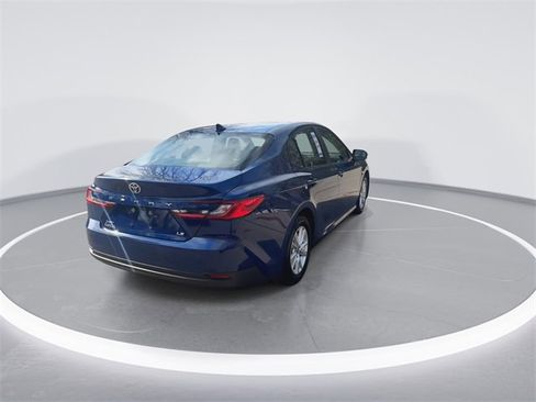 Used 2025 Toyota Camry LE image 8